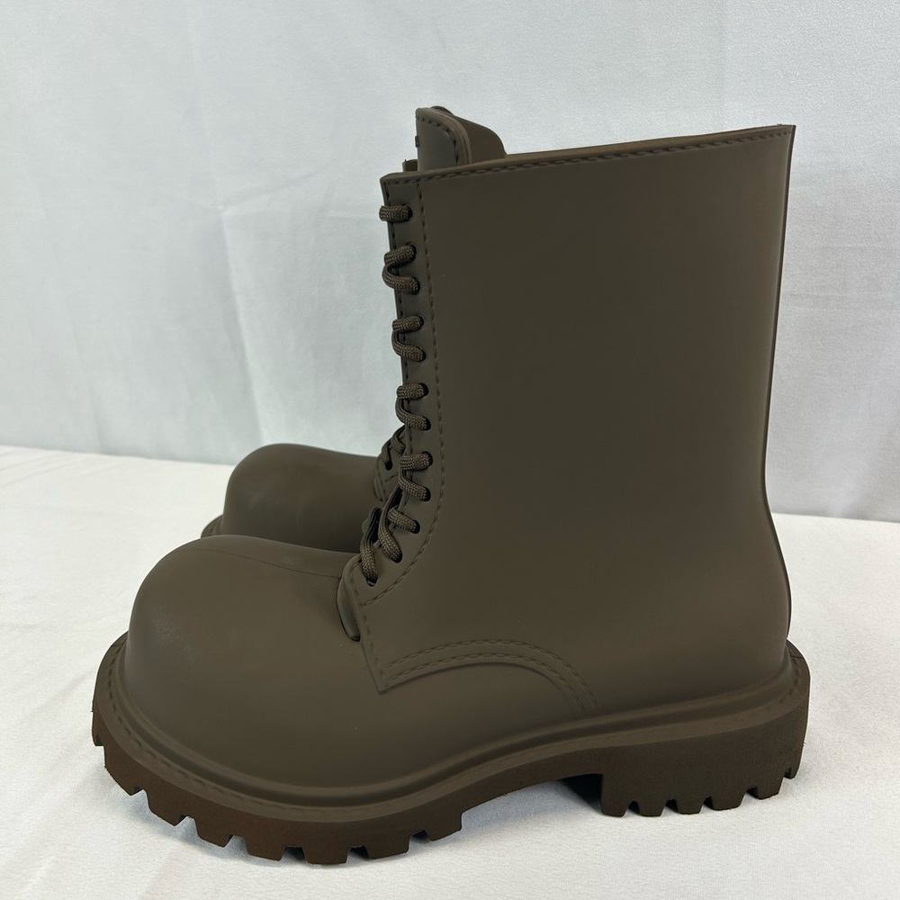 Balenciaga

Steroid Boots